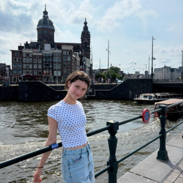 (16)